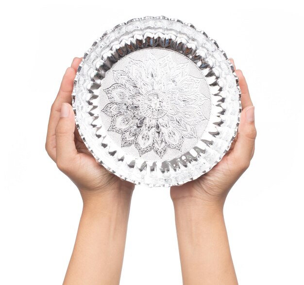 klientka trzyma haftowaną serwetkę